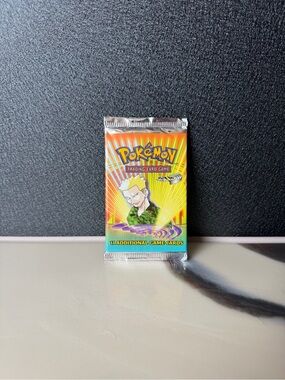 Vintage Gym Heroes Pokemon Booster Pack